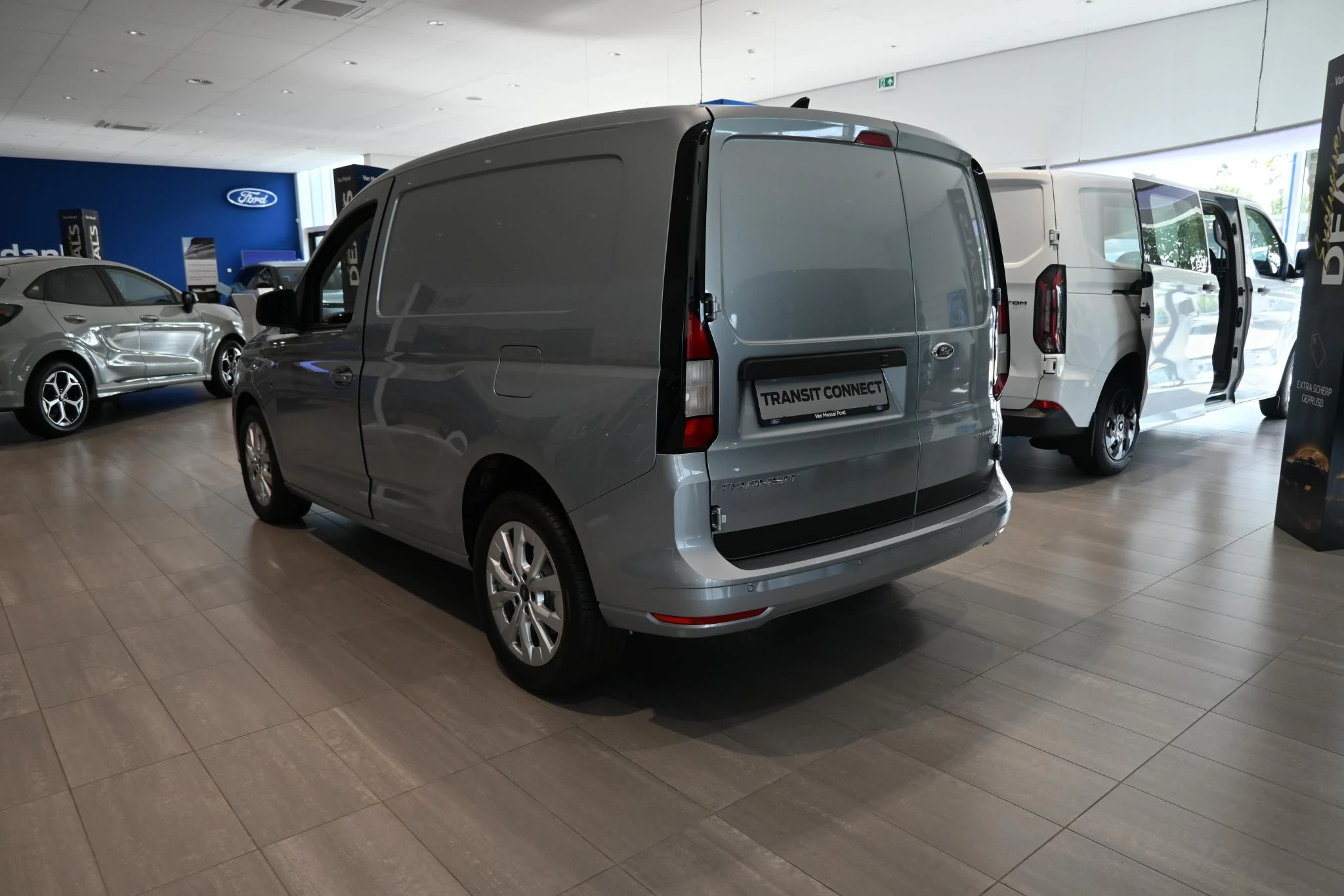 Ford-Transit Connect-image-3