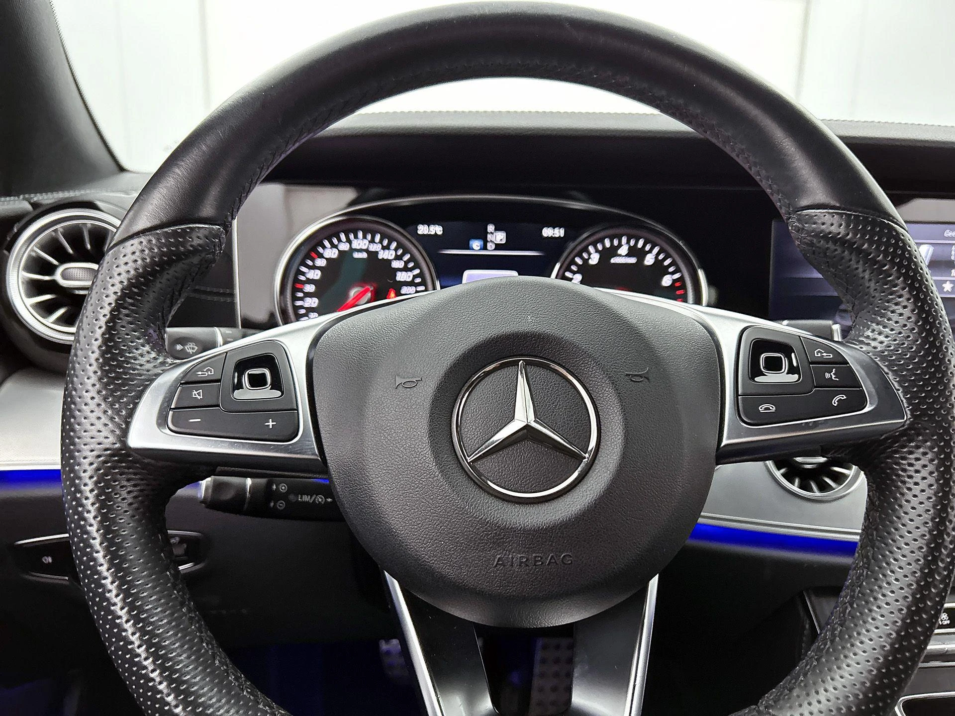 Mercedes-Benz-E-Klasse-image-36