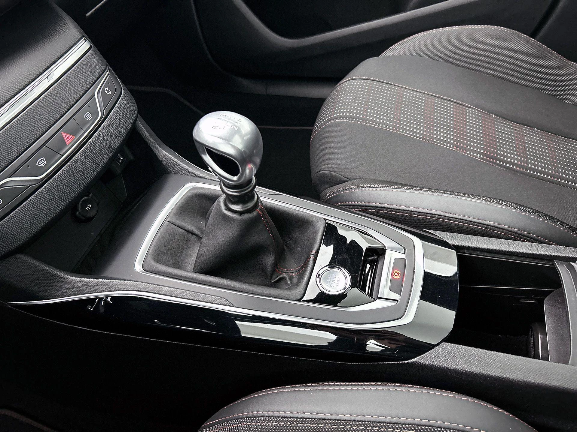 Peugeot-308-image-32