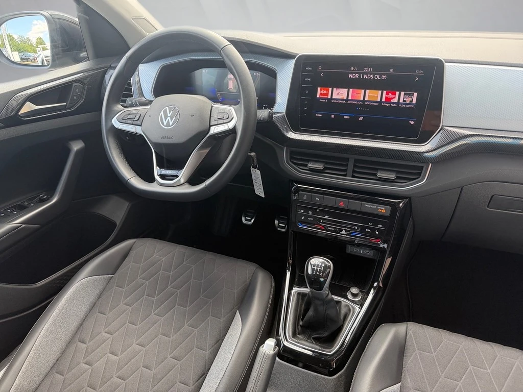 Volkswagen-T-Cross-image-11