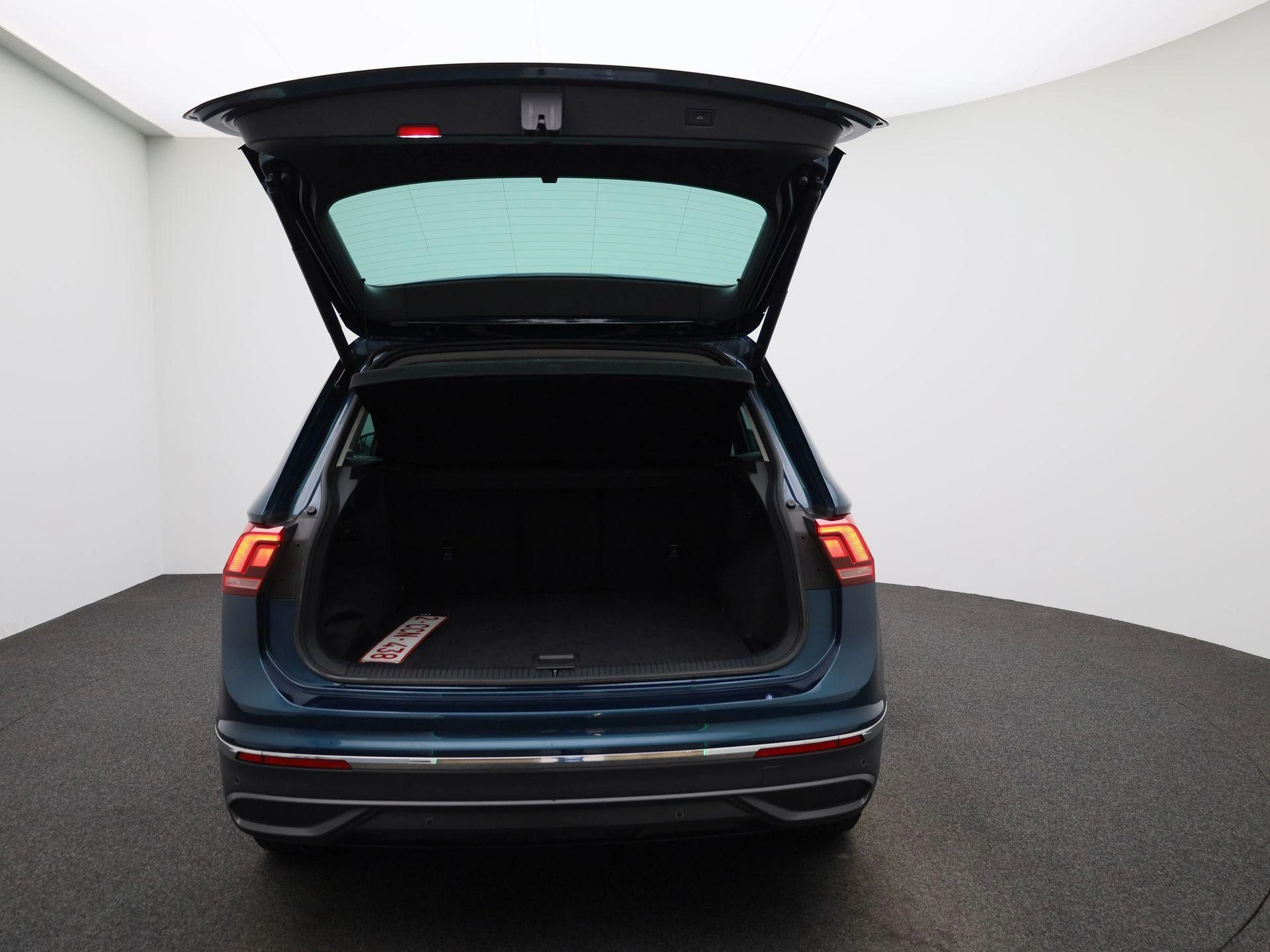 Volkswagen-Tiguan-image-10