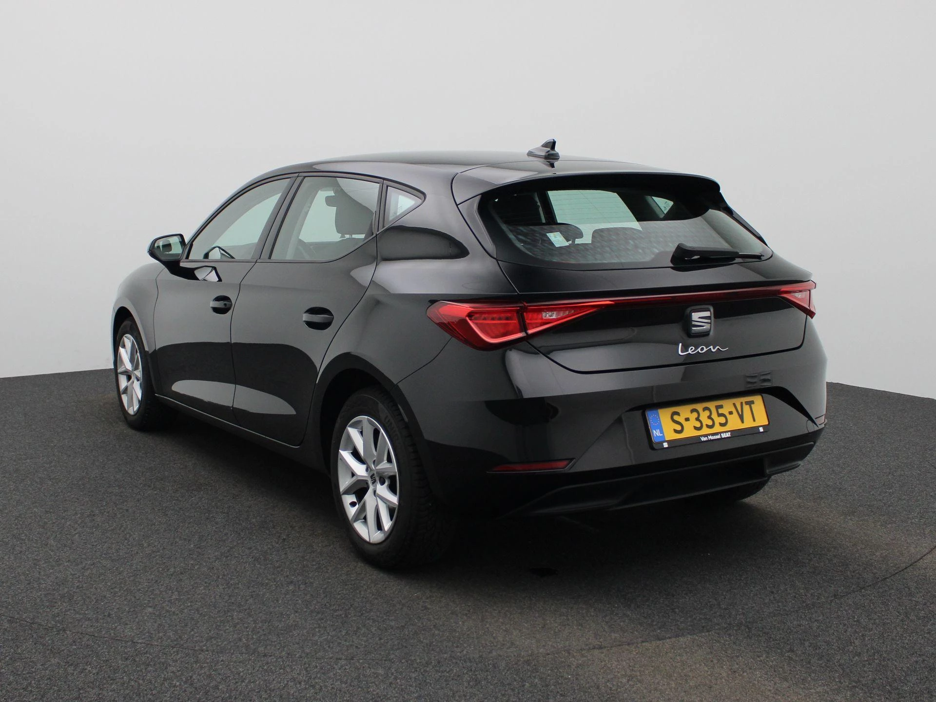 SEAT-Leon-image-1