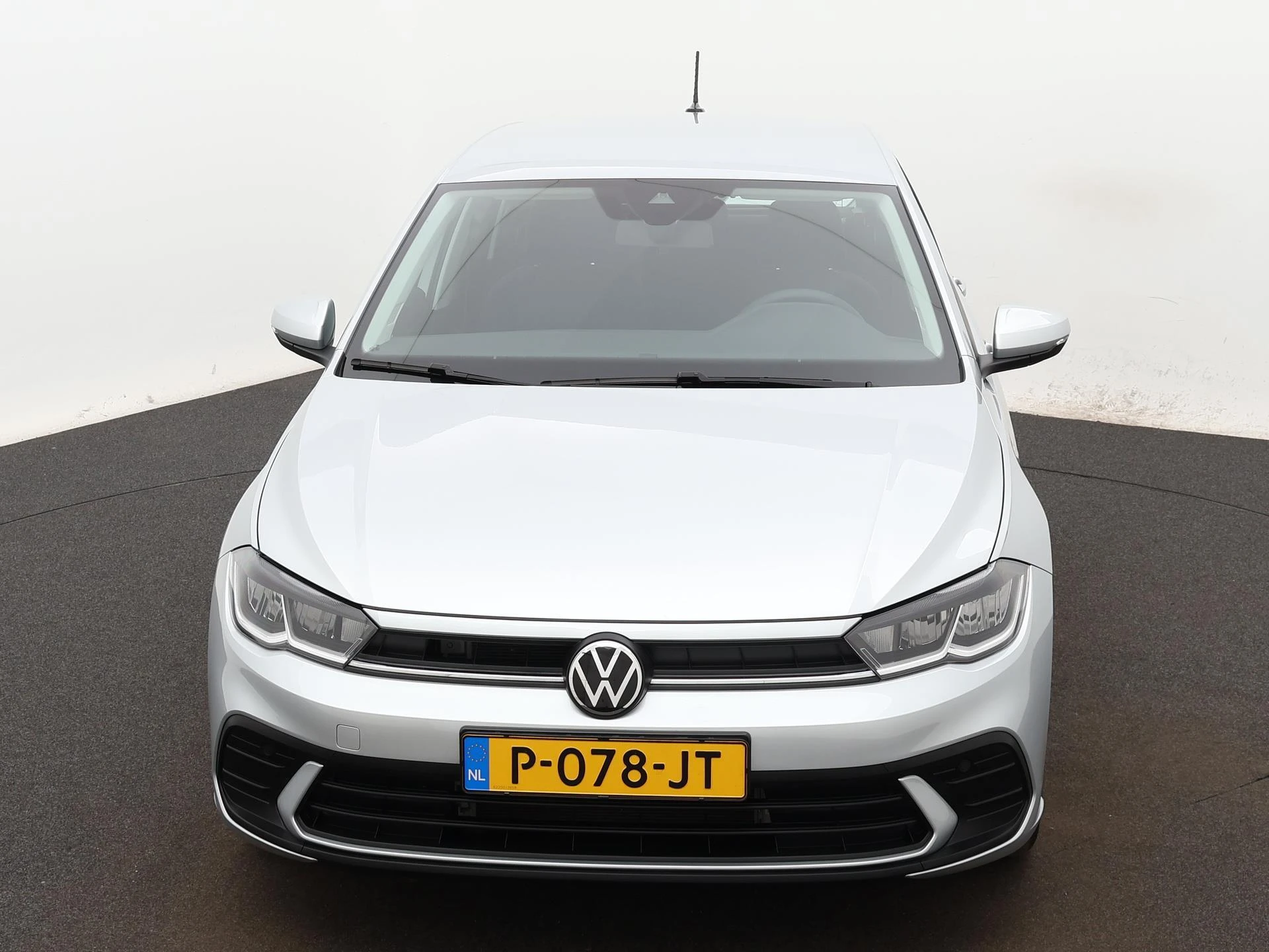 Volkswagen-Polo-image-2
