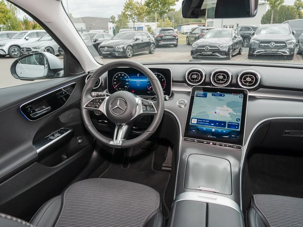 Mercedes-Benz-C-Klasse 180-image-9