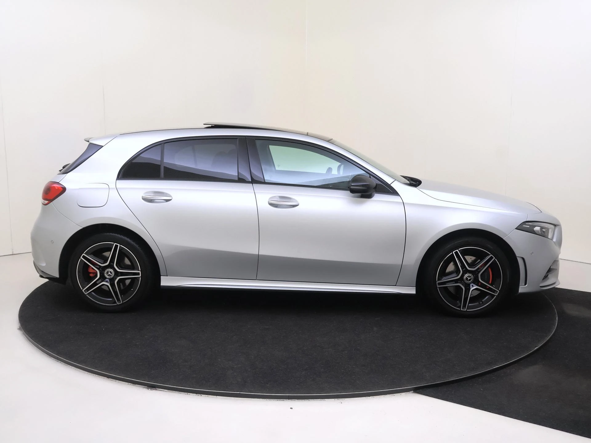 Mercedes-Benz A-Klasse 250 e Premium Plus