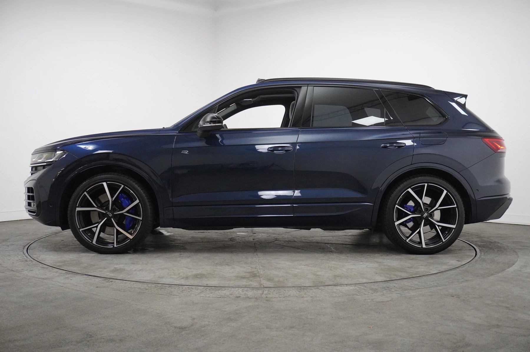 Volkswagen-Touareg-image-19