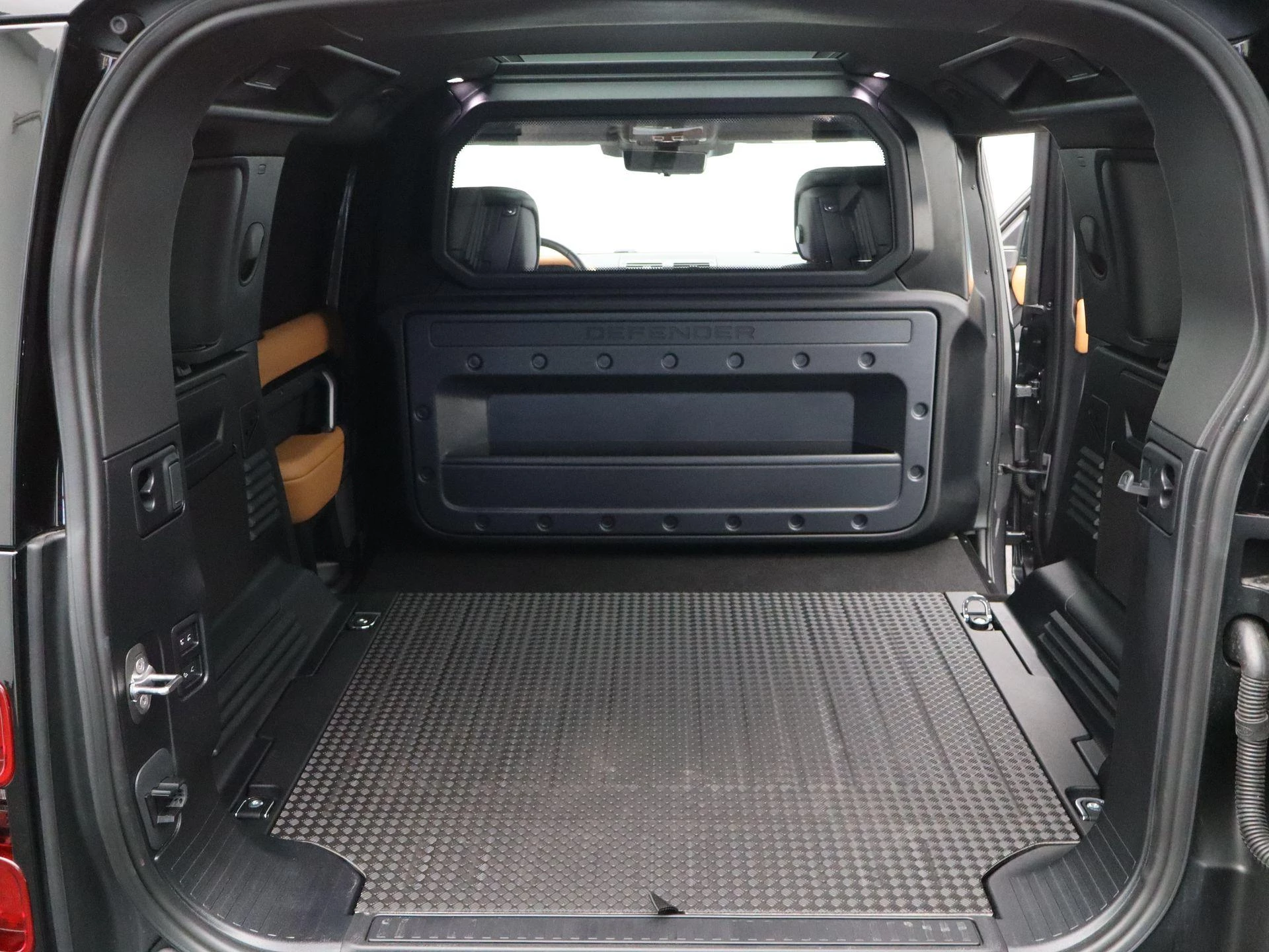 Land Rover-Defender-image-31