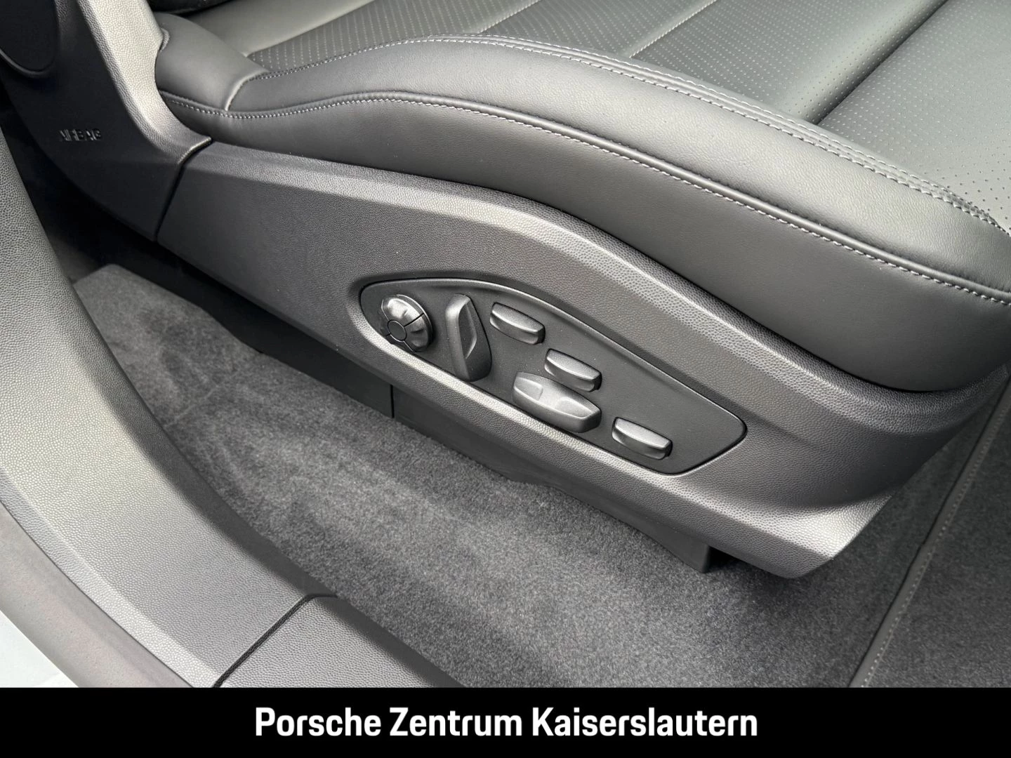 Porsche Macan HA-Lenkung Surround-View BOSE 20-Zoll -