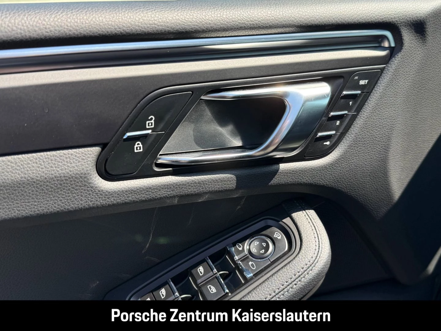 Porsche Macan Sportabgasanlage BOSE Luftfederung 20-Zoll -