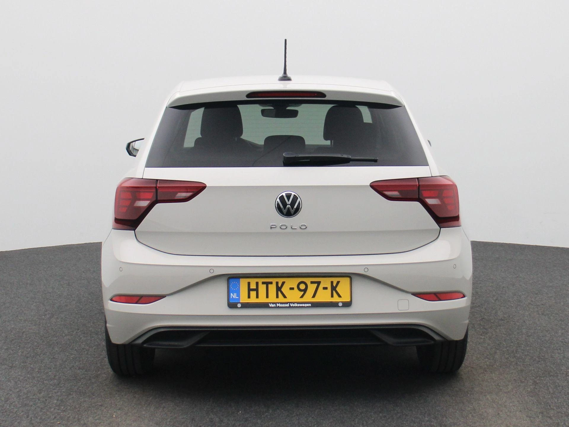 Volkswagen-Polo-image-4