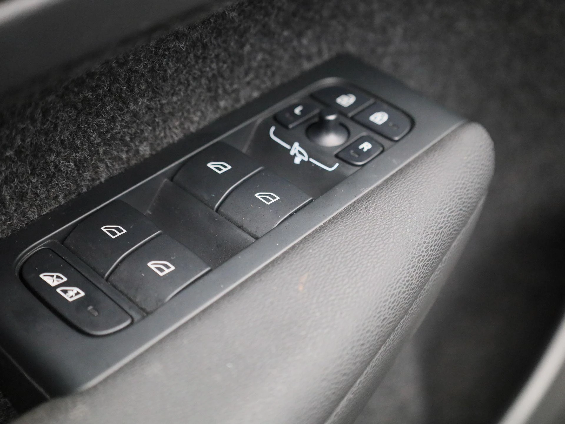 Volvo-XC40-image-32