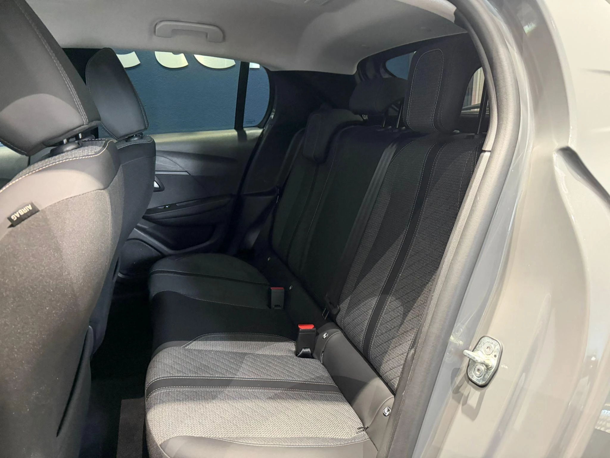 Peugeot-208-image-16