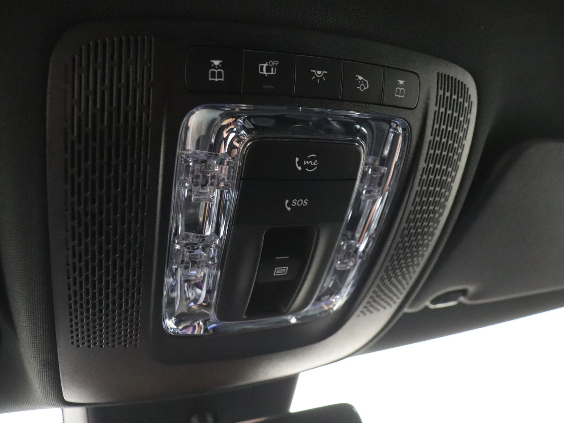 Mercedes-Benz-CLA-image-21