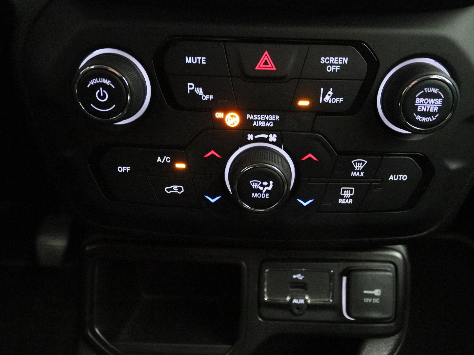 Jeep-Renegade-image-9