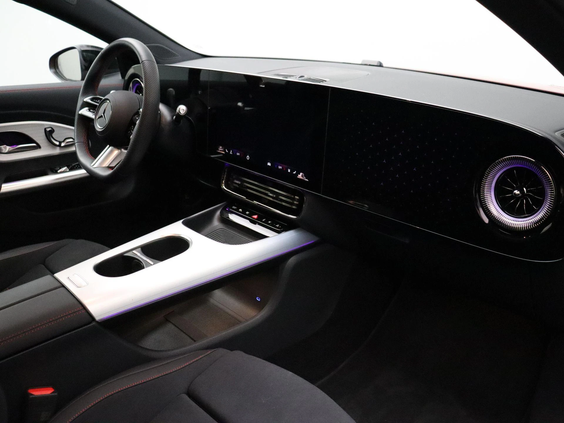 Mercedes-Benz-CLA-image-25
