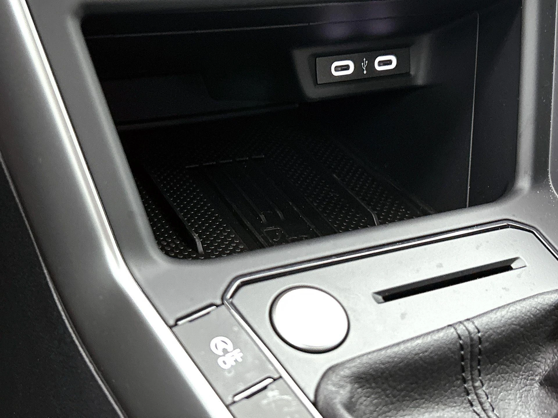 Volkswagen-Polo-image-28