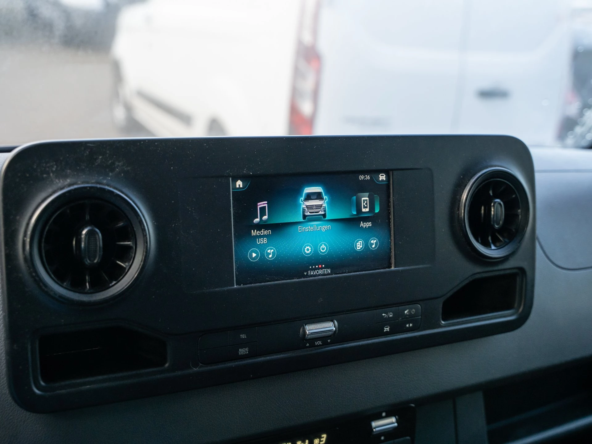 Mercedes-Benz-Sprinter-image-15