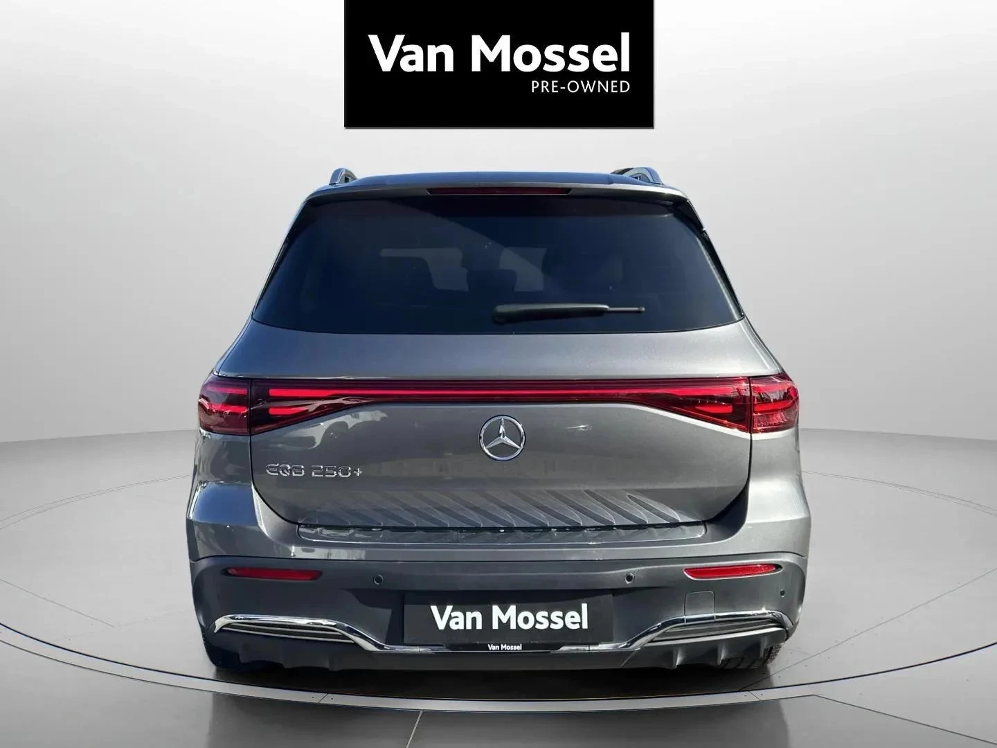 Mercedes-Benz-EQB-image-7