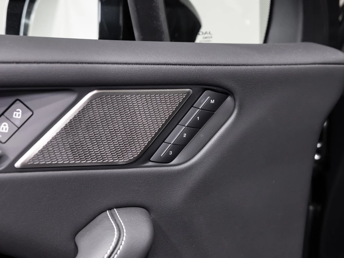 Jaguar-I-PACE-image-12