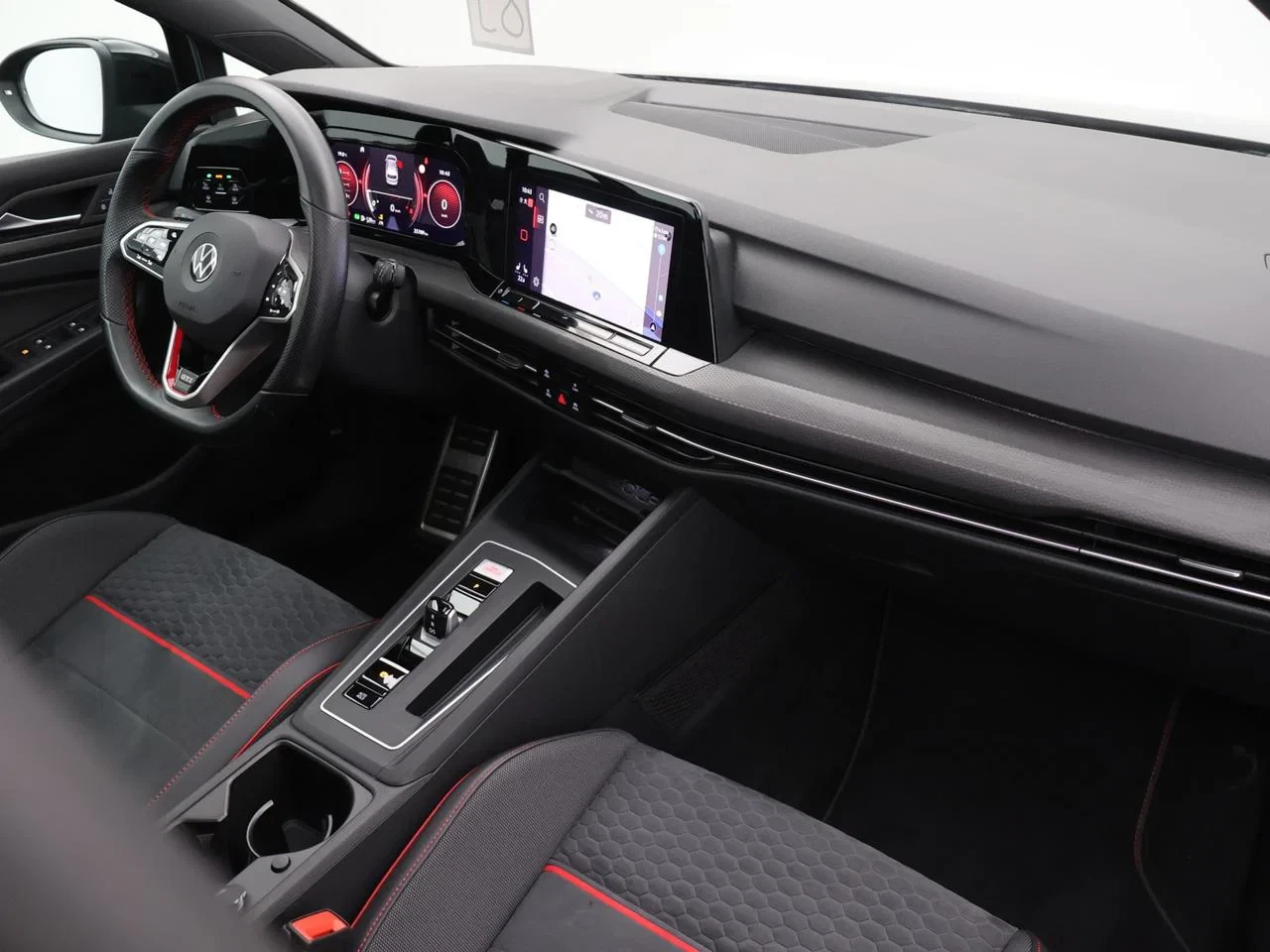 Volkswagen-Golf-image-6