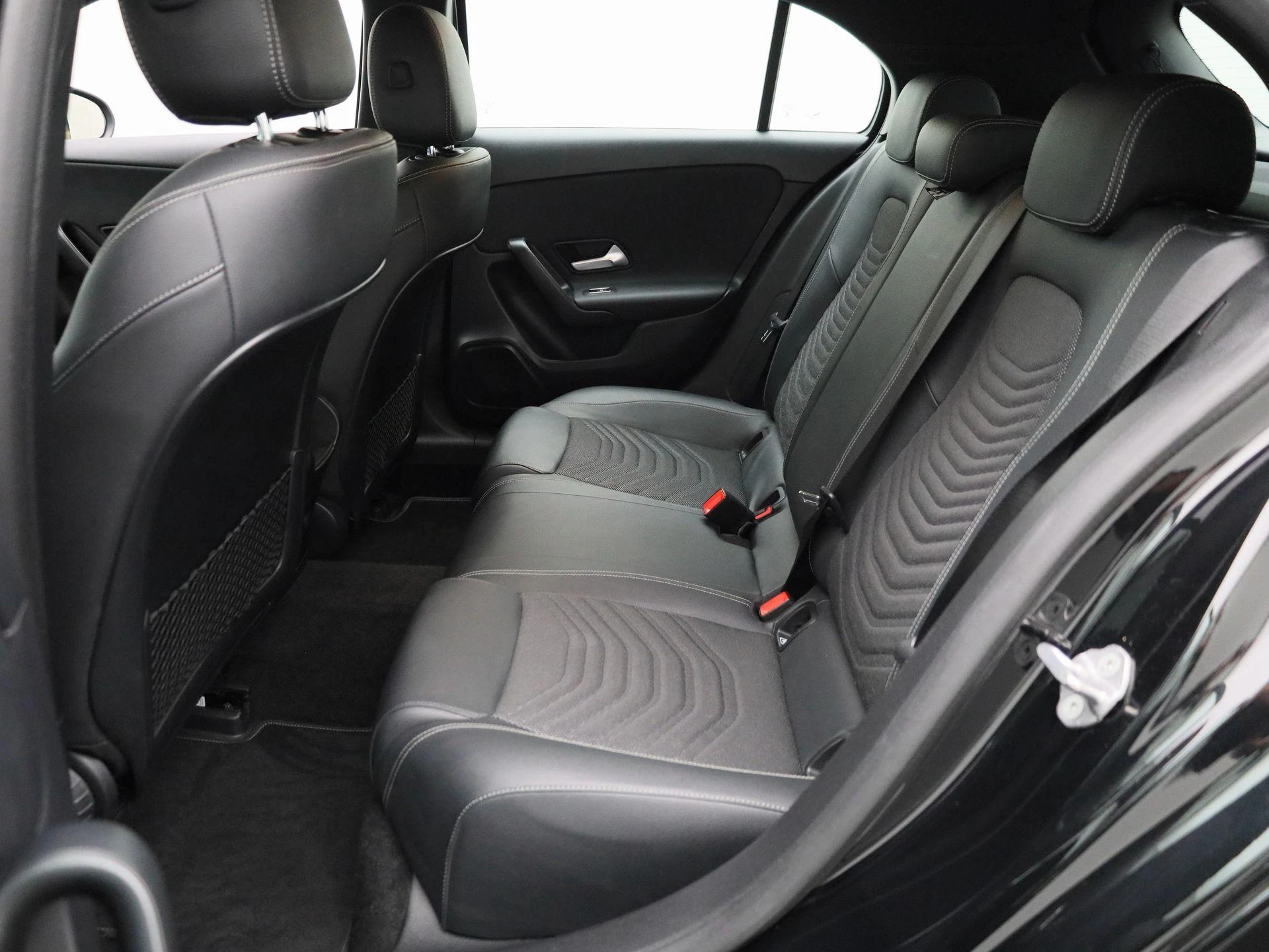 Mercedes-Benz-A-Klasse-image-11