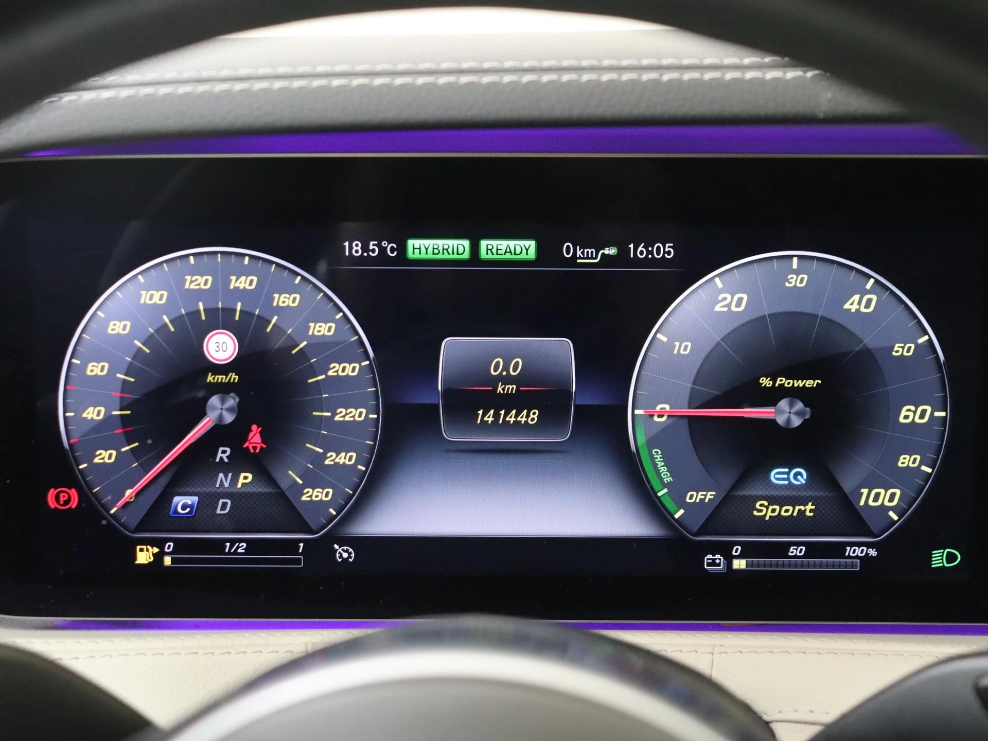 Mercedes-Benz-S-Klasse-image-12