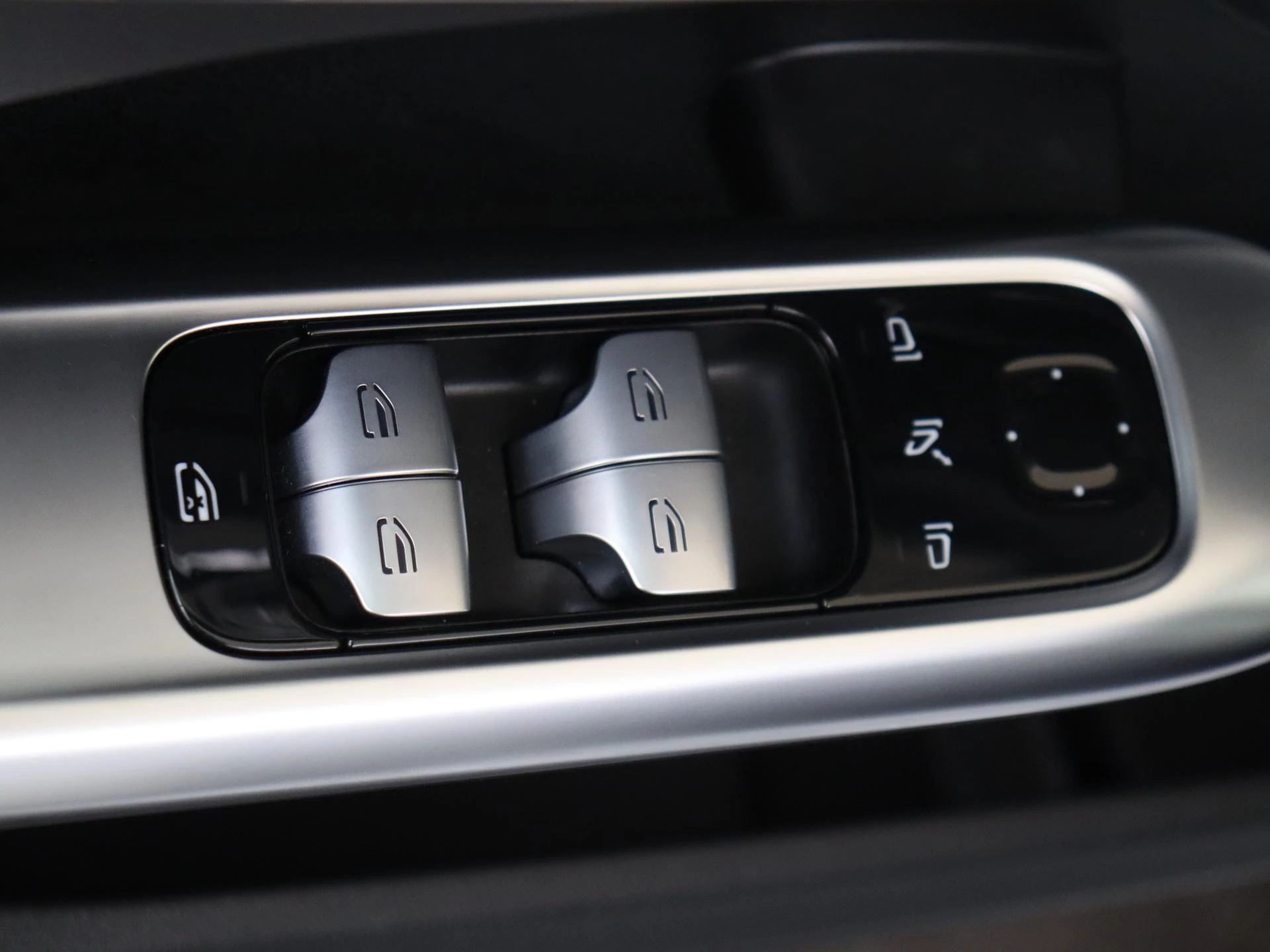 Mercedes-Benz-C-Klasse-image-27