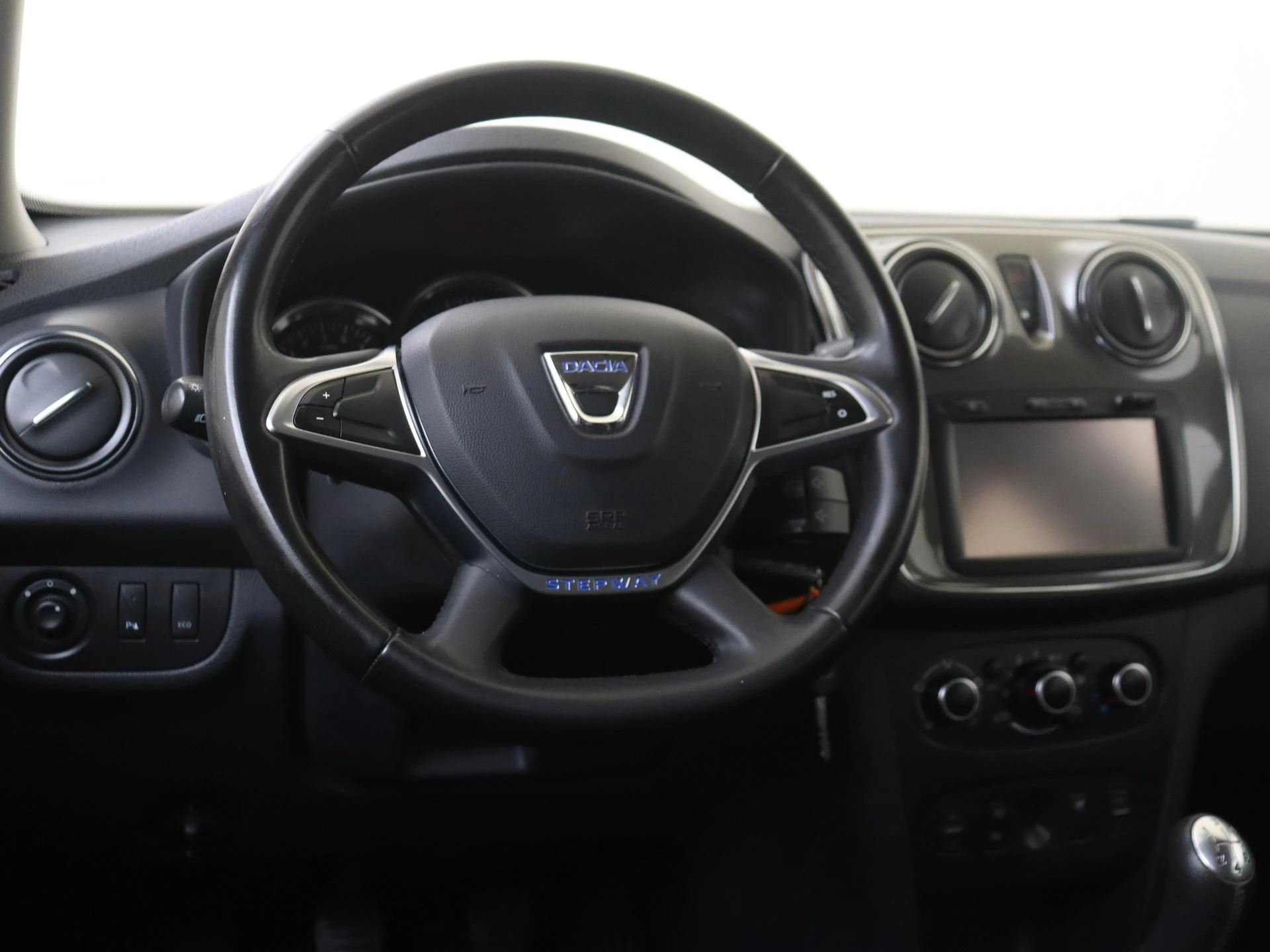 Dacia-Sandero Stepway-image-9