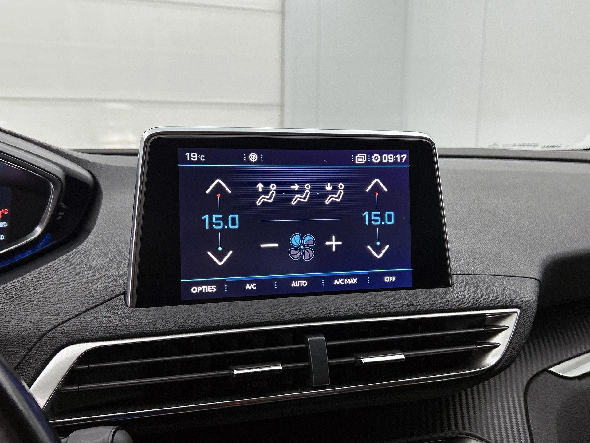 Peugeot-5008-image-17