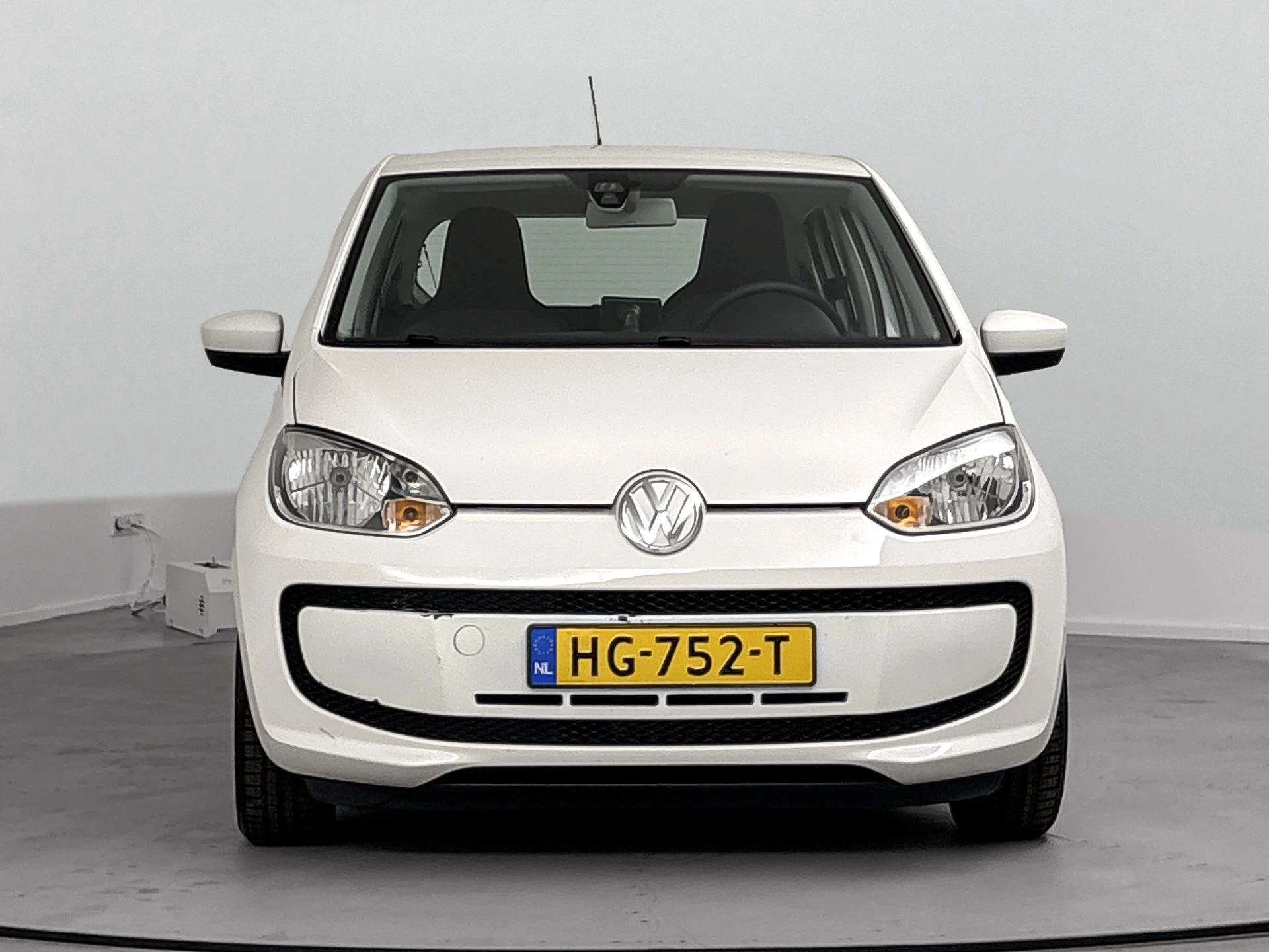 Volkswagen-up!-image-4