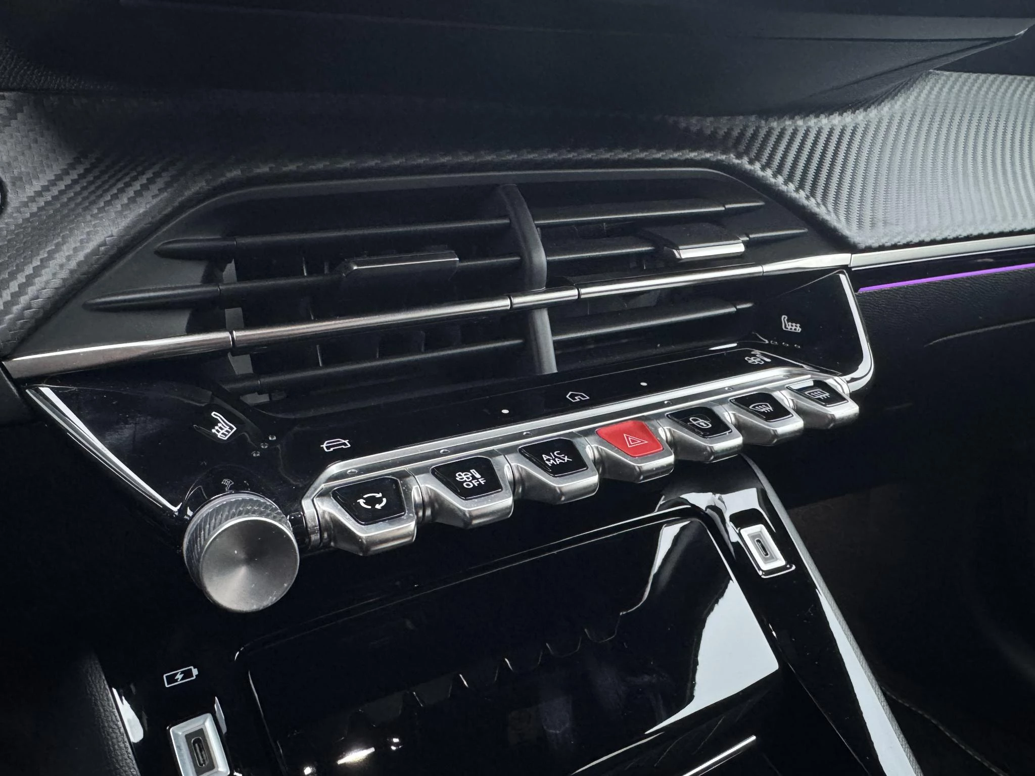 Peugeot-208-image-19