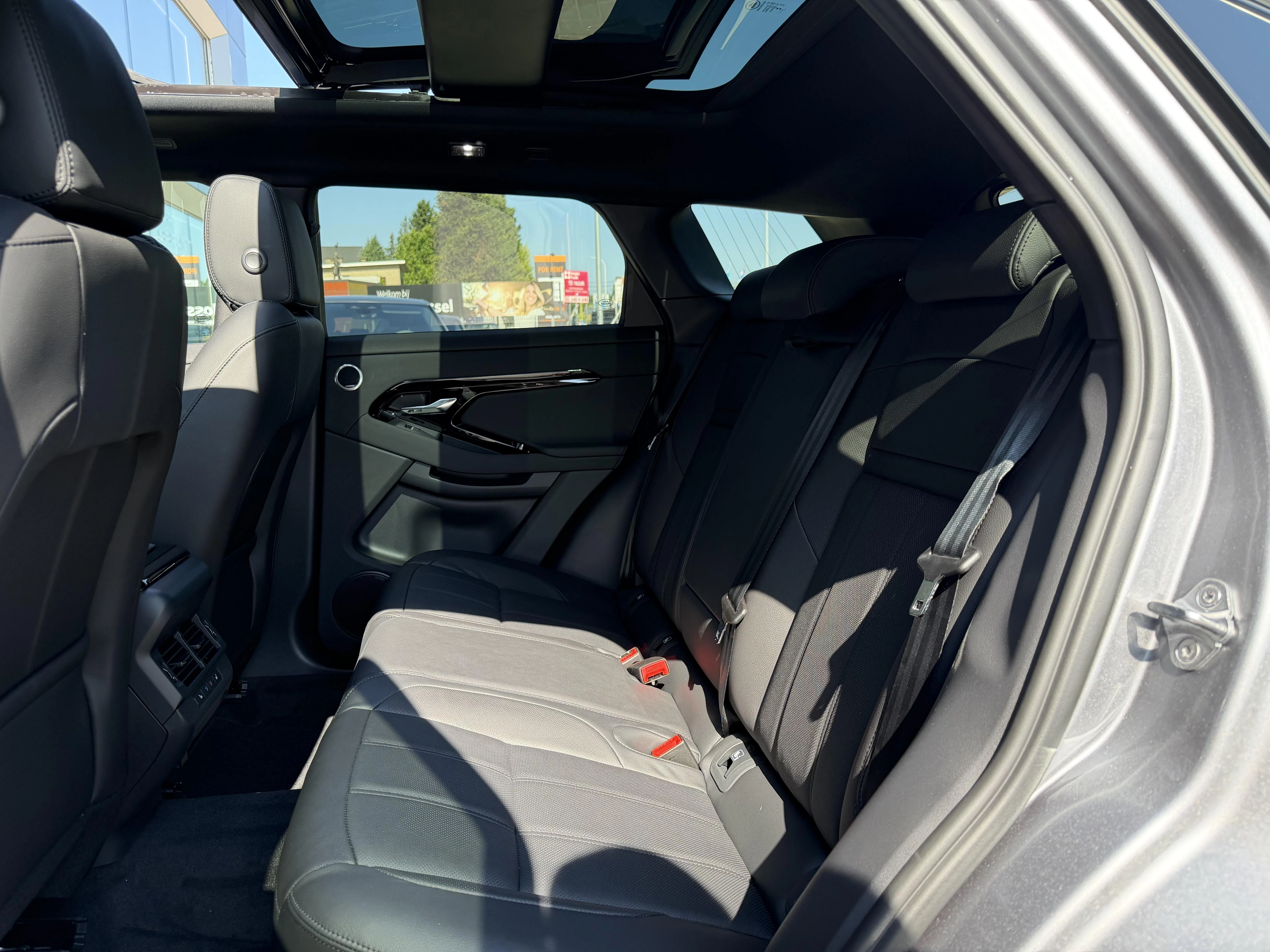 Land Rover Range Rover Evoque P270e Dynamic SE AWD Auto. 26MY