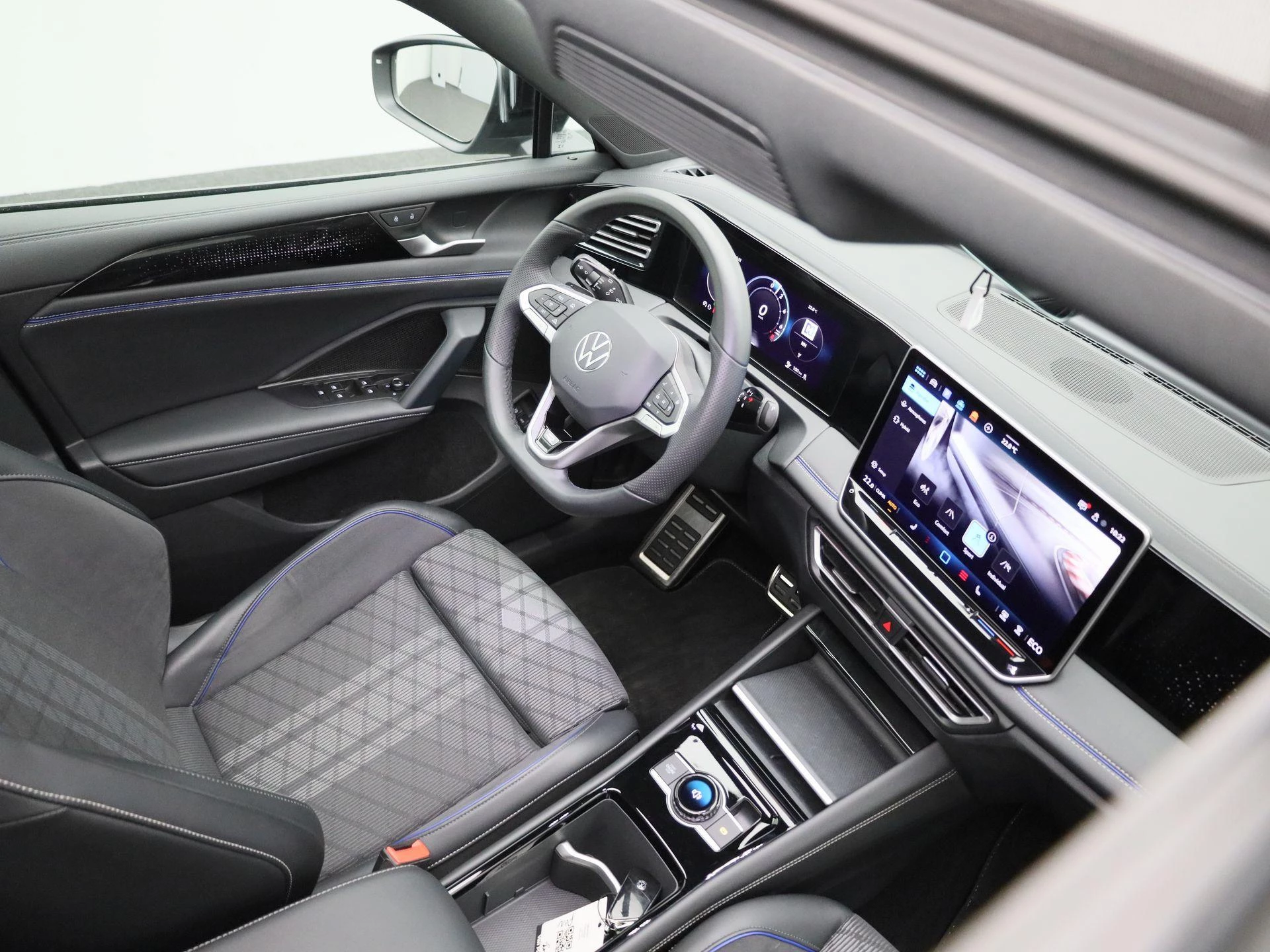 Volkswagen-Tiguan-image-37