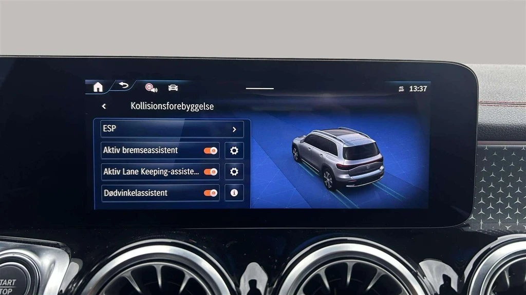 Mercedes-Benz-EQB-image-13