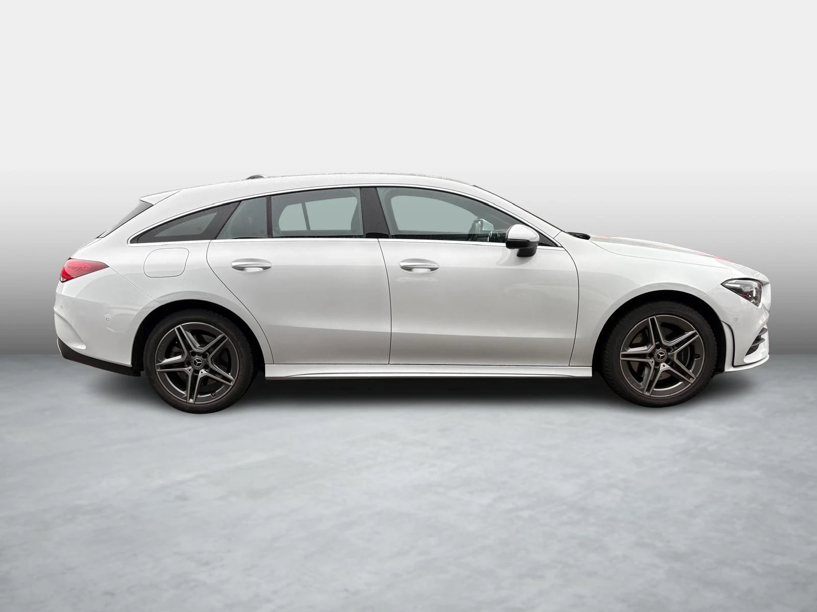 Mercedes-Benz-CLA-image-4