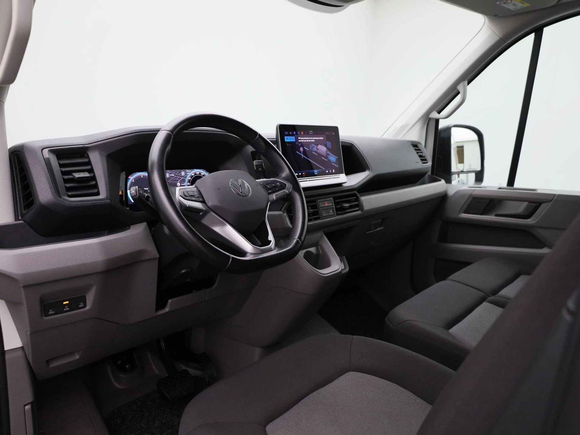 Volkswagen Crafter 2.0 TDI L3H3 Highline 140PK