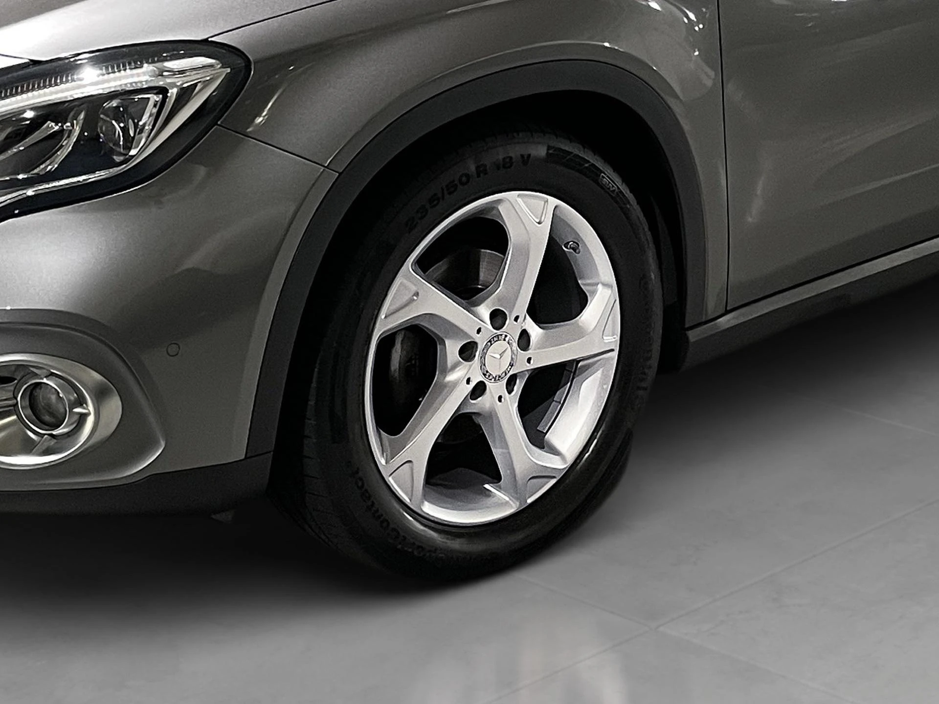 Mercedes-Benz-GLA-image-19