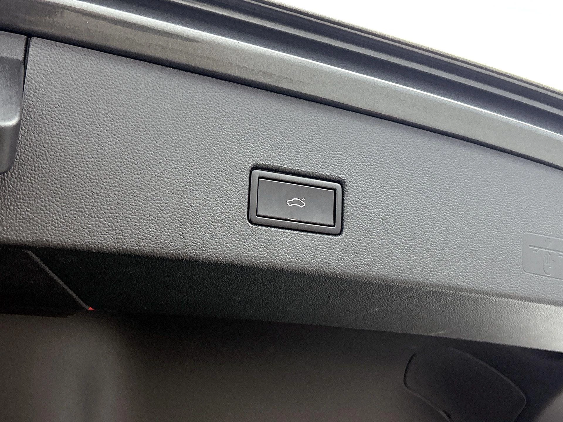 Volkswagen-T-Roc-image-23