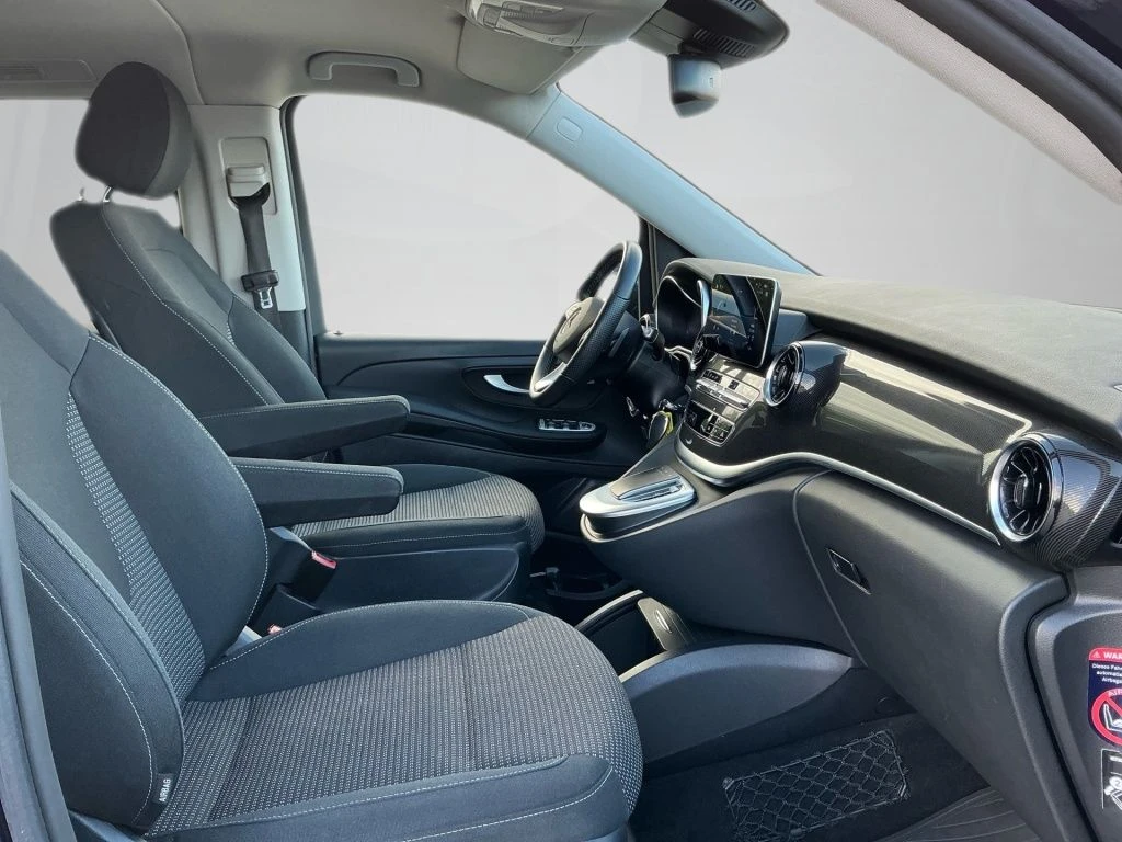 Mercedes-Benz-V-Klasse 300-image-11