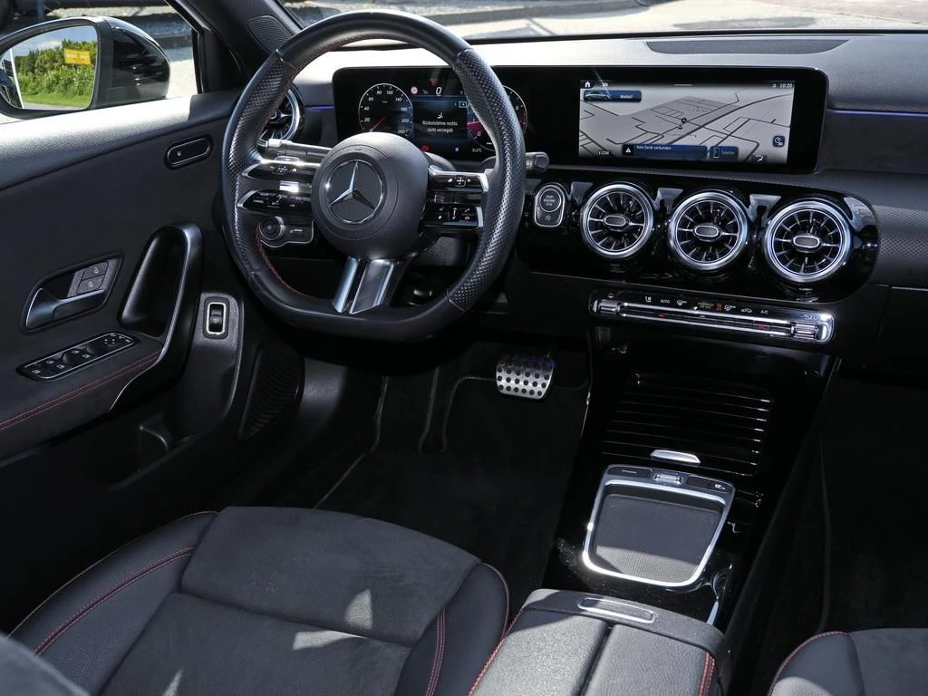 Mercedes-Benz-A-Klasse 200-image-10