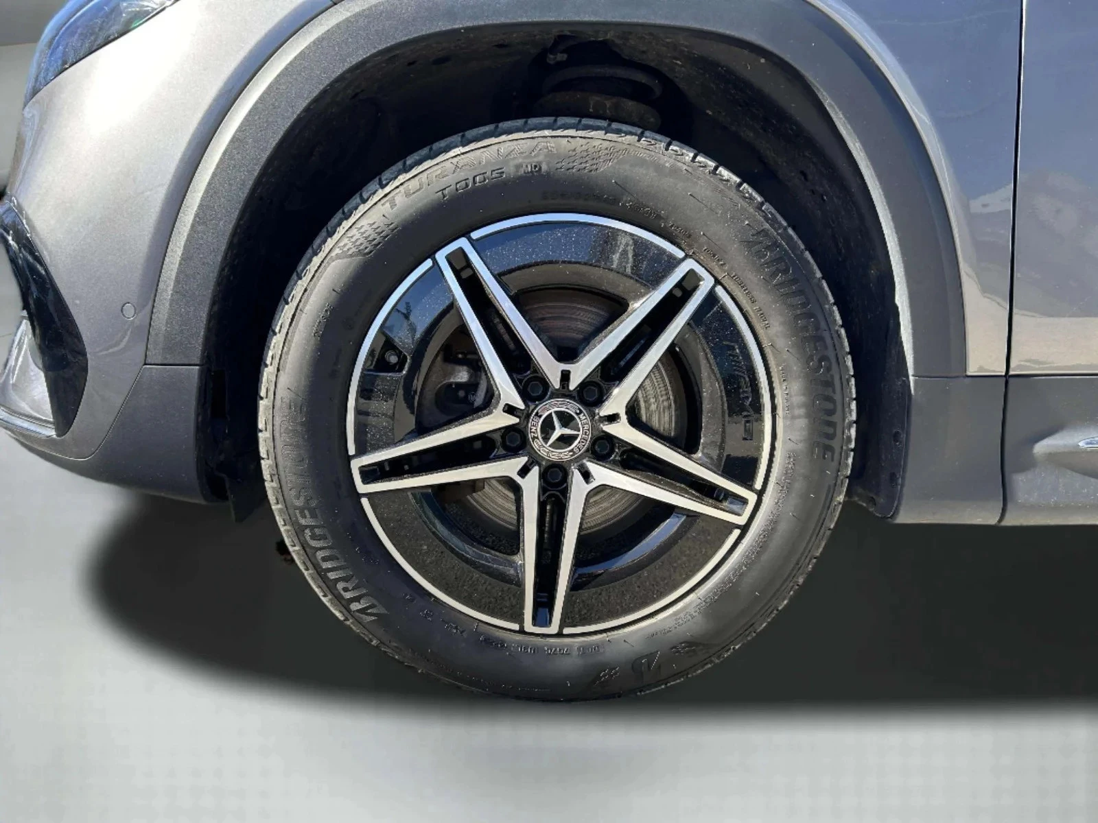 Mercedes-Benz-EQB-image-9