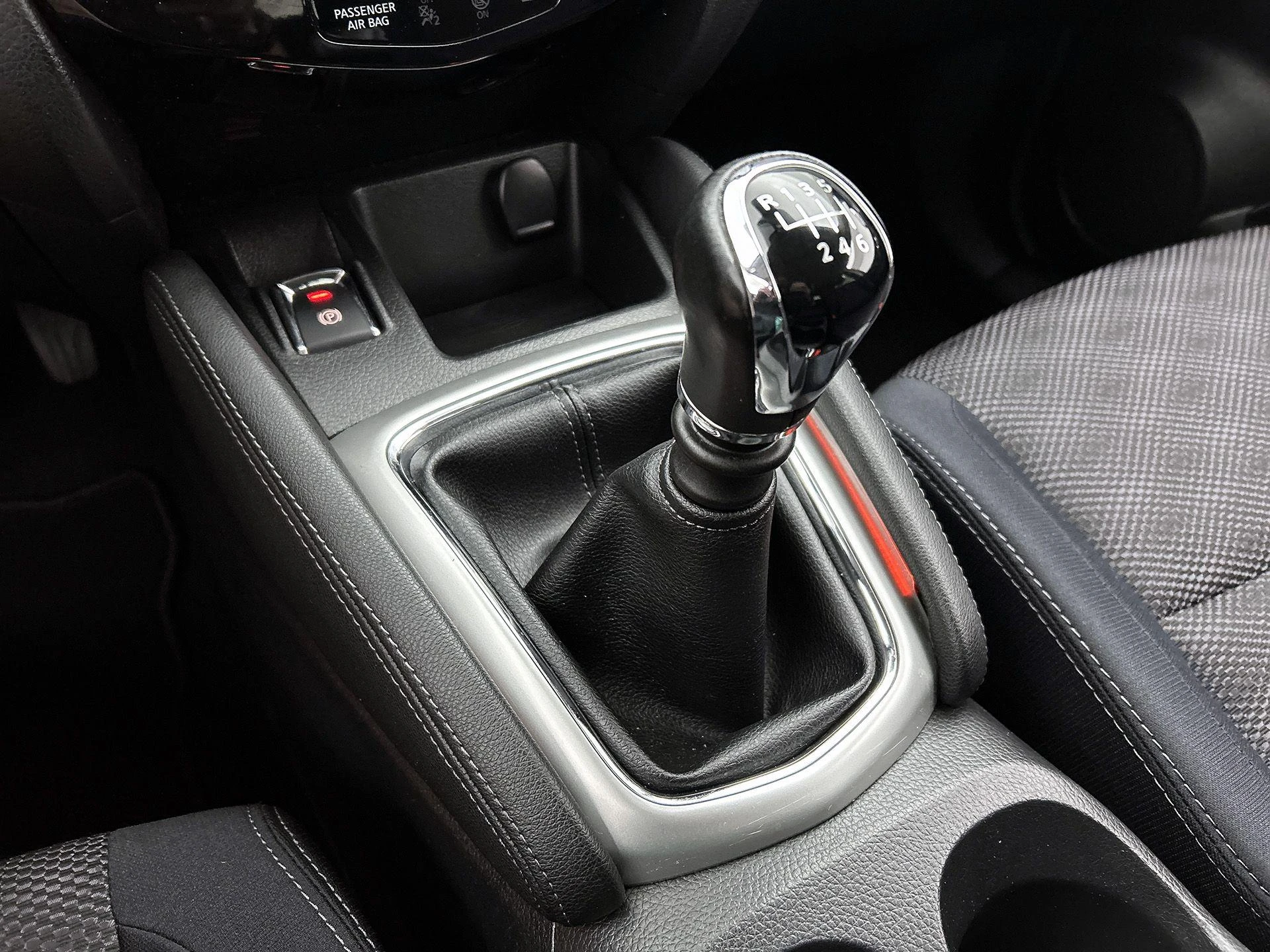 Nissan-QASHQAI-image-28