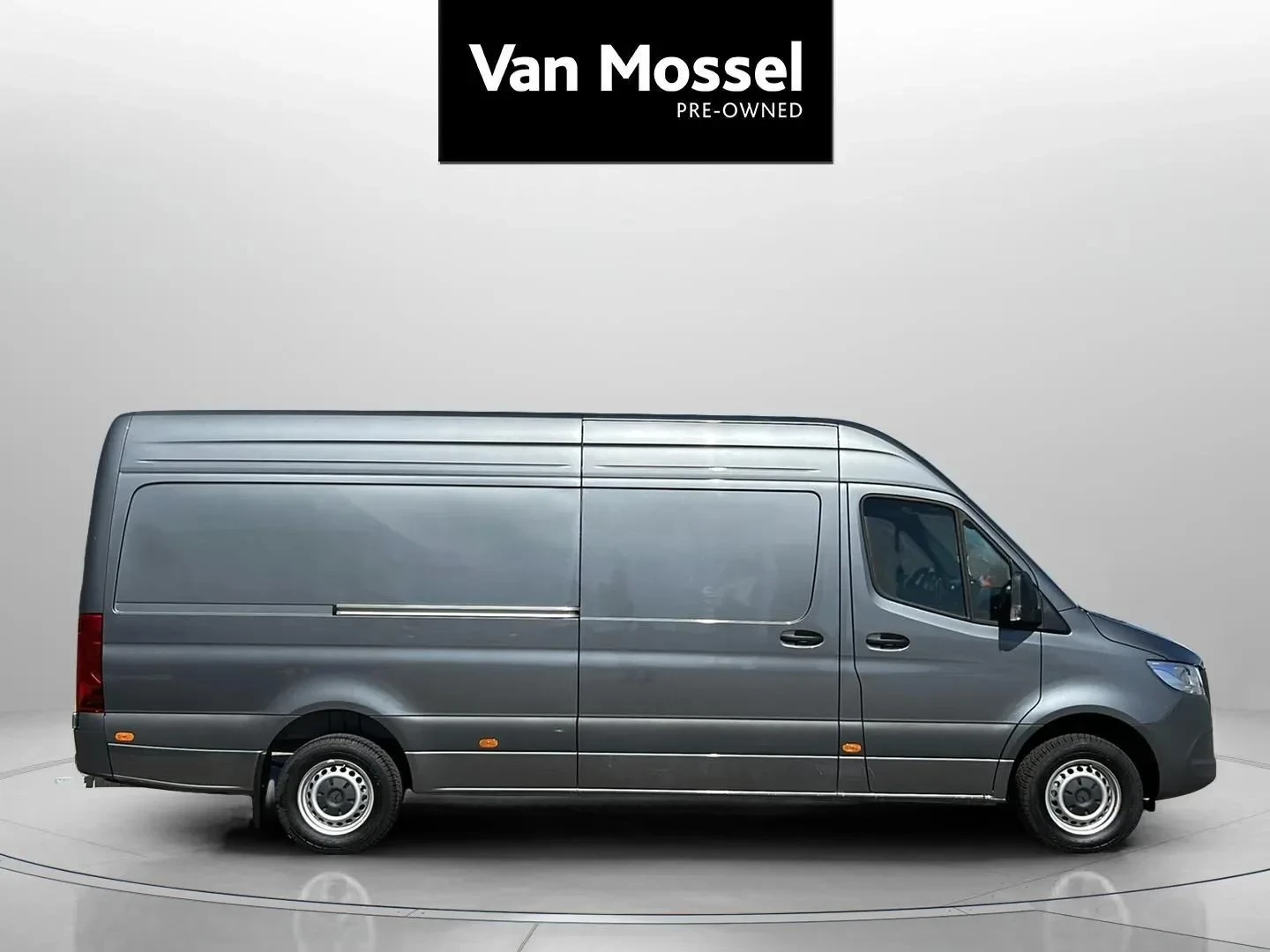 Mercedes-Benz-Sprinter-image-6