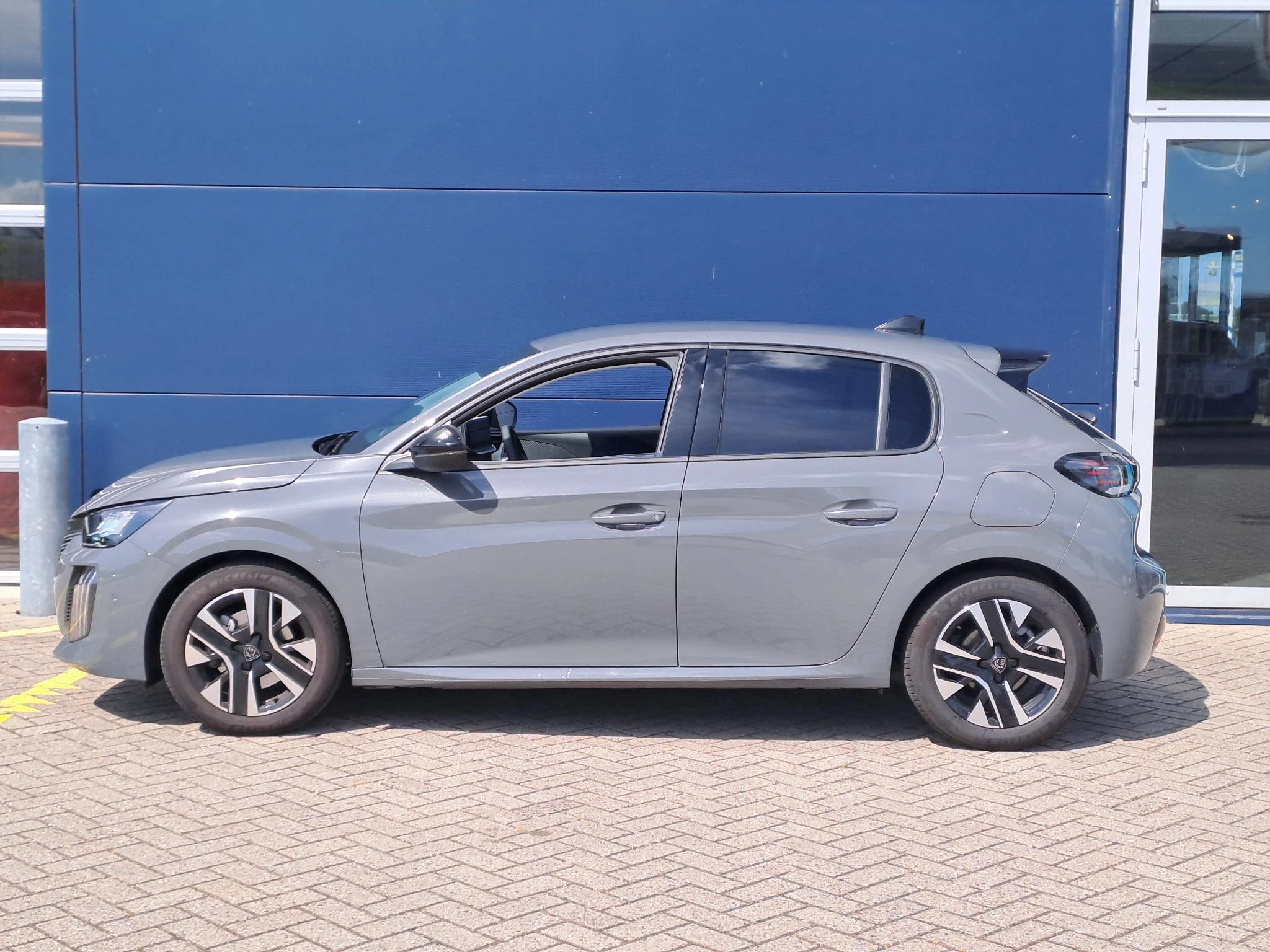Peugeot-208-image-8