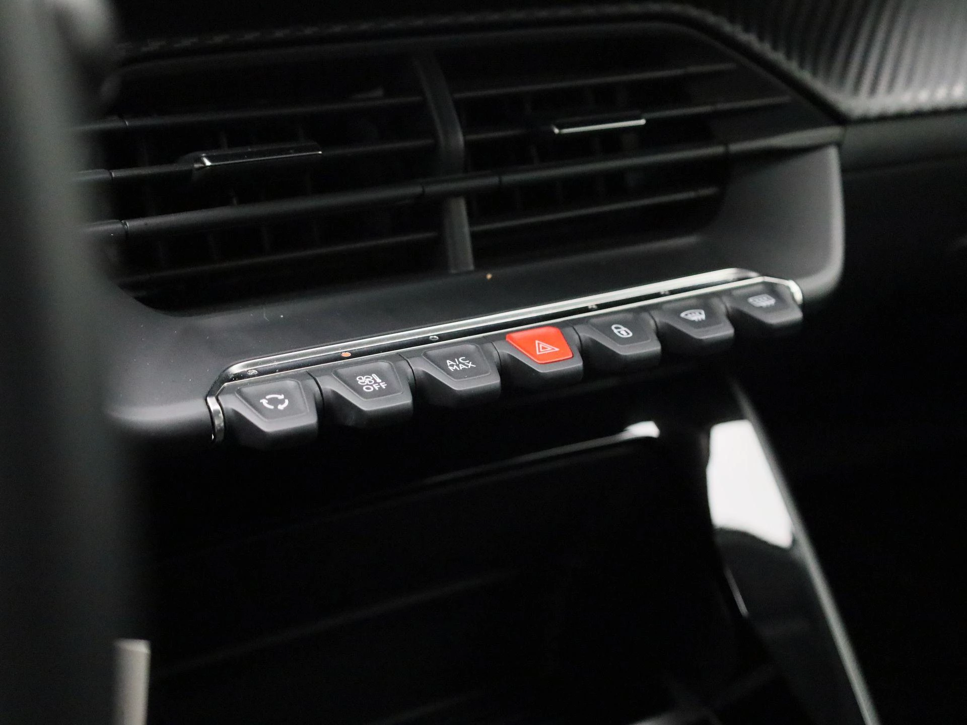 Peugeot-208-image-14