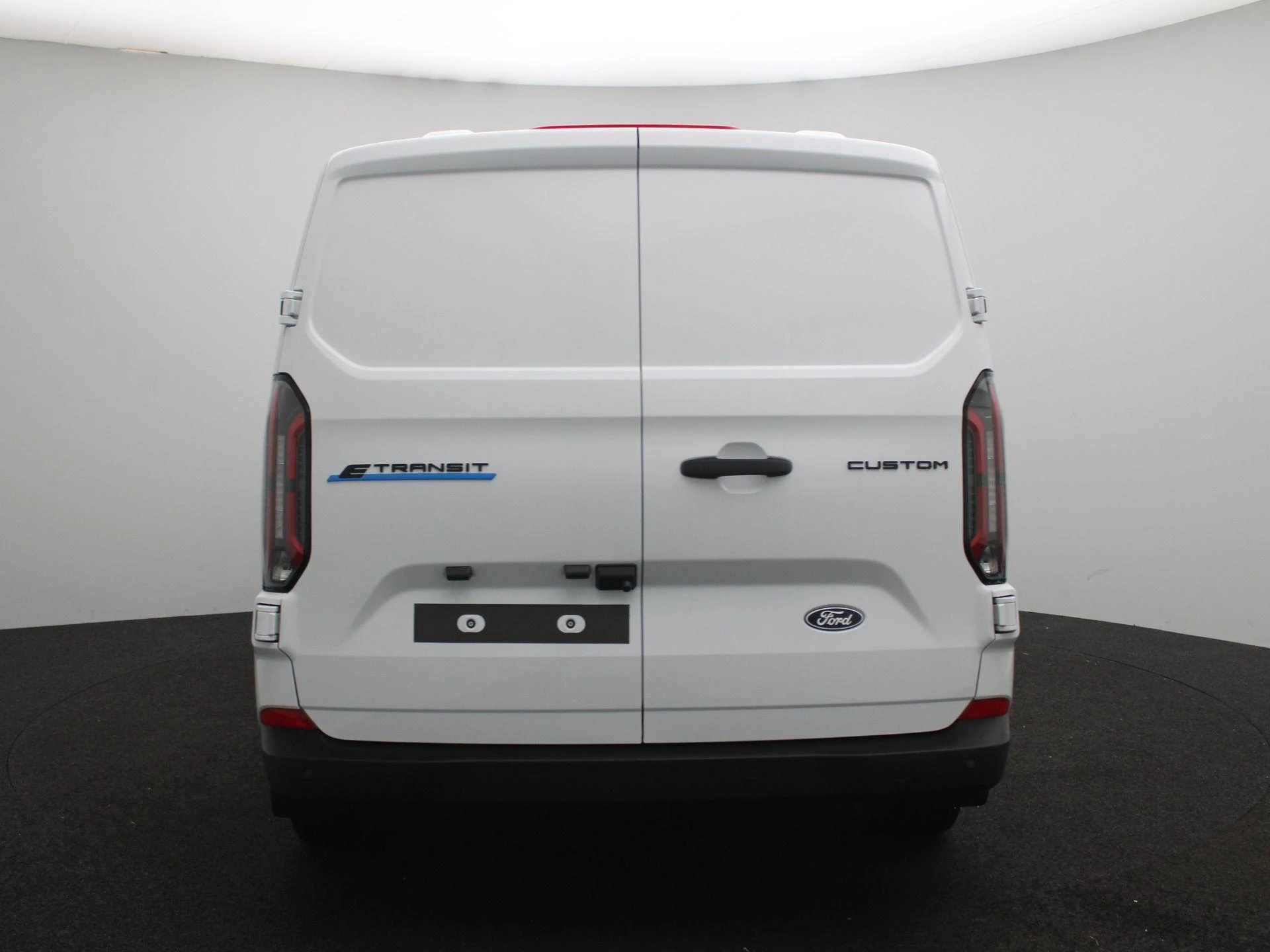 Ford-E-Transit Custom-image-4