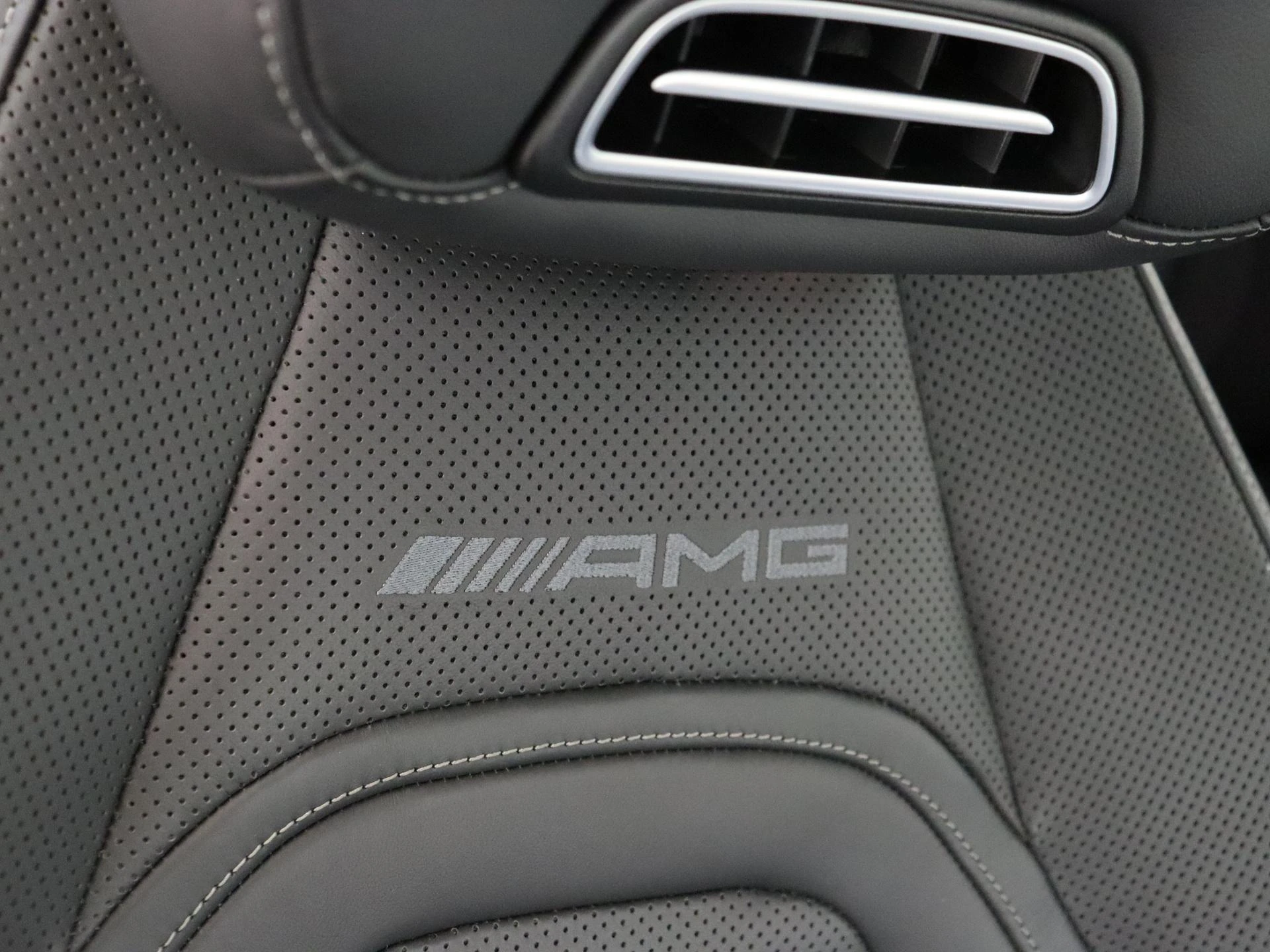 Mercedes-Benz-CLE-image-11