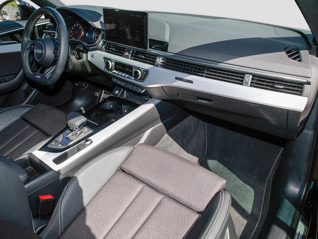 Audi A4 Avant 40 TFSI quattro S line Matrix Panorama