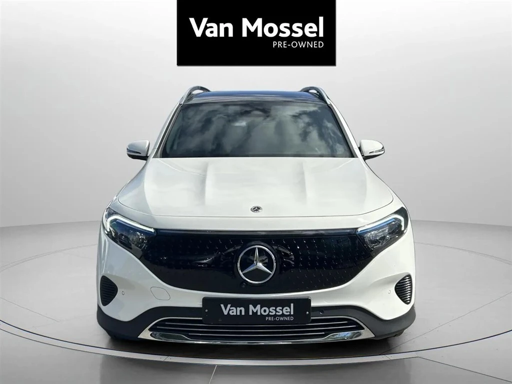 Mercedes-Benz-EQB-image-1