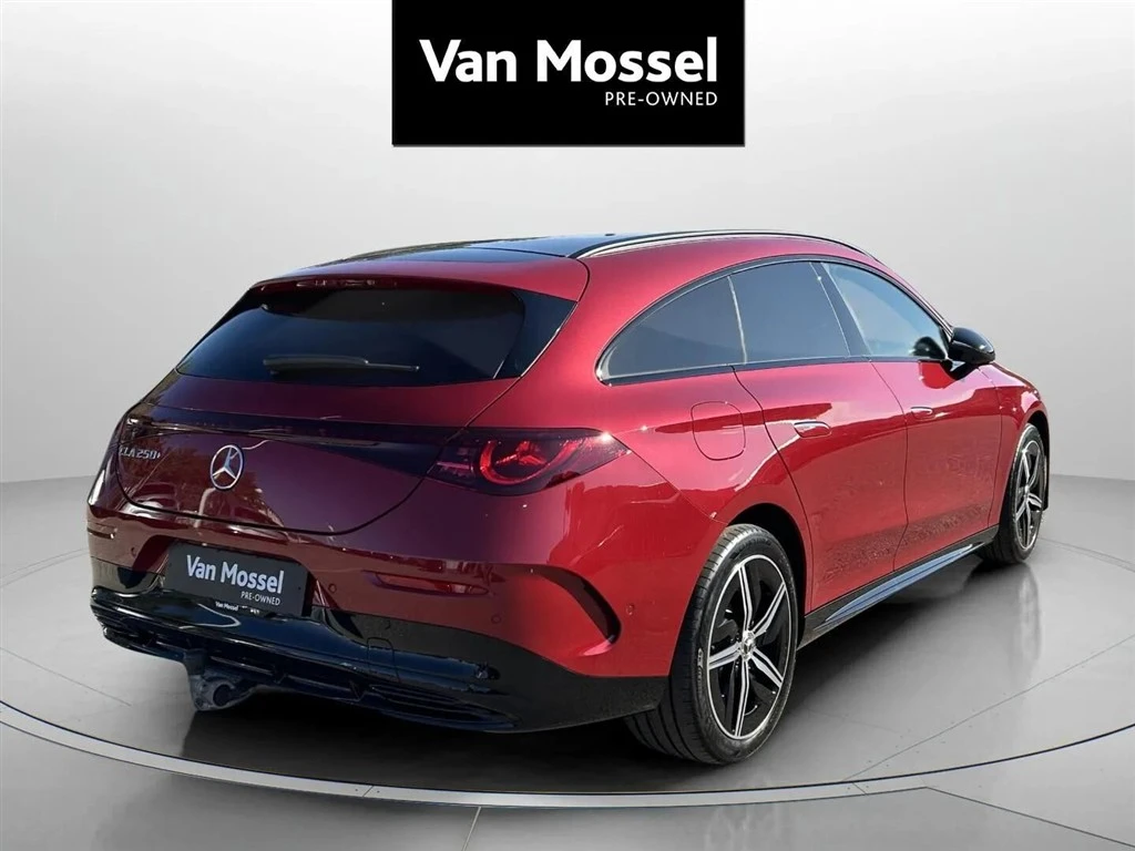 Mercedes-Benz-CLA-image-4
